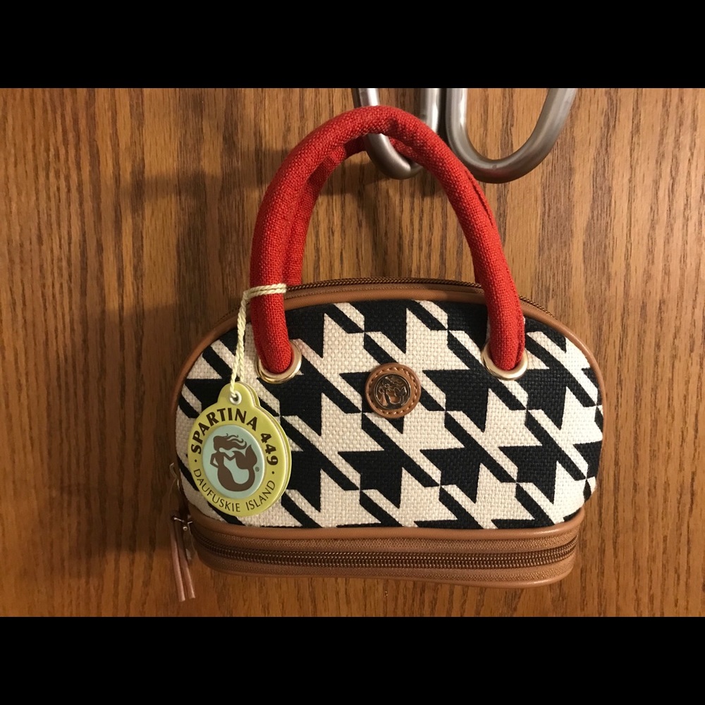 Cosmetic case